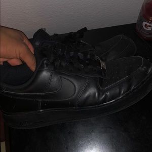 Air force 1’s (black)